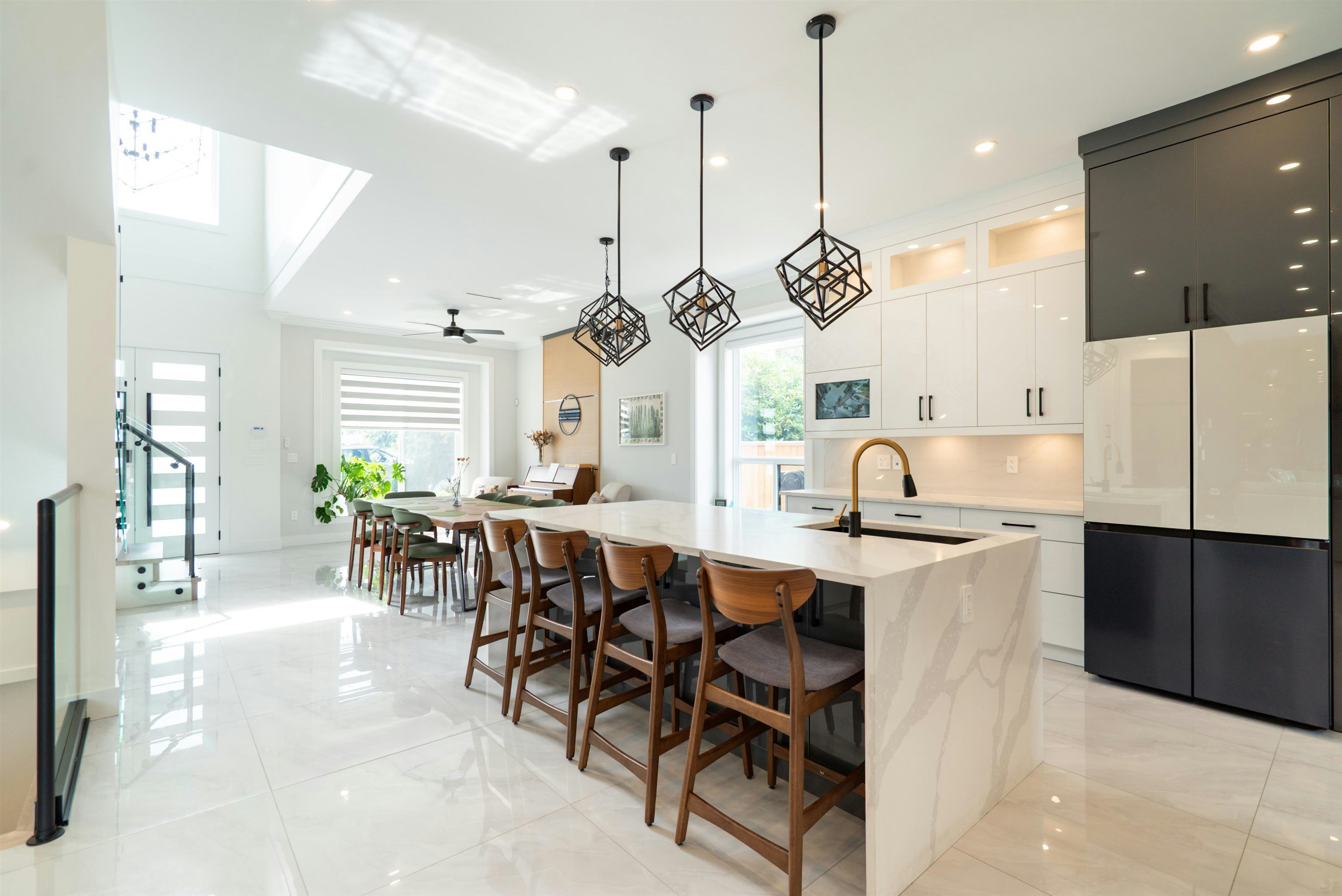 5675 Laurel Street - 4