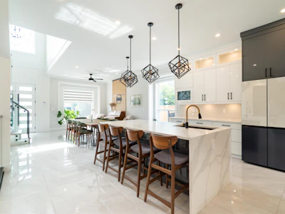 5675 Laurel Street - 4