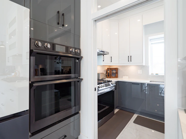 5675 Laurel Street, Burnaby, BC, V5G 1N4 - 7