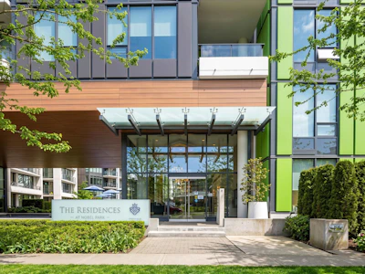 909-3533 Ross Drive - 3