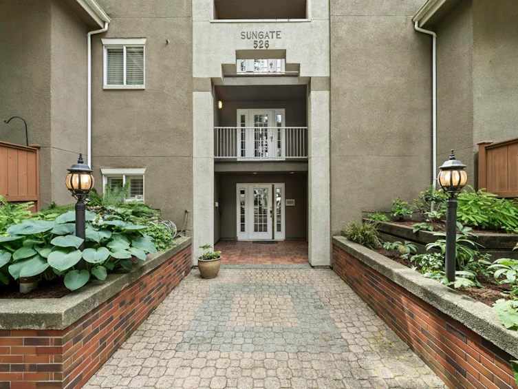 104-526 W 13th Avenue, Vancouver, BC, V5Z 1N7 - 2