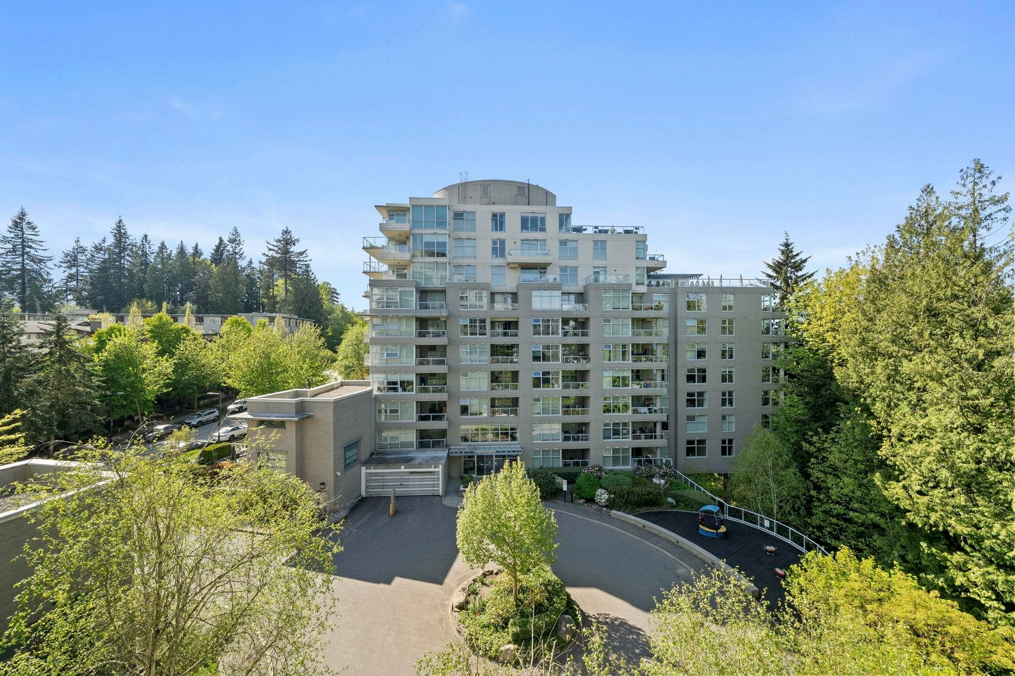 605-9262 University Crescent - 2