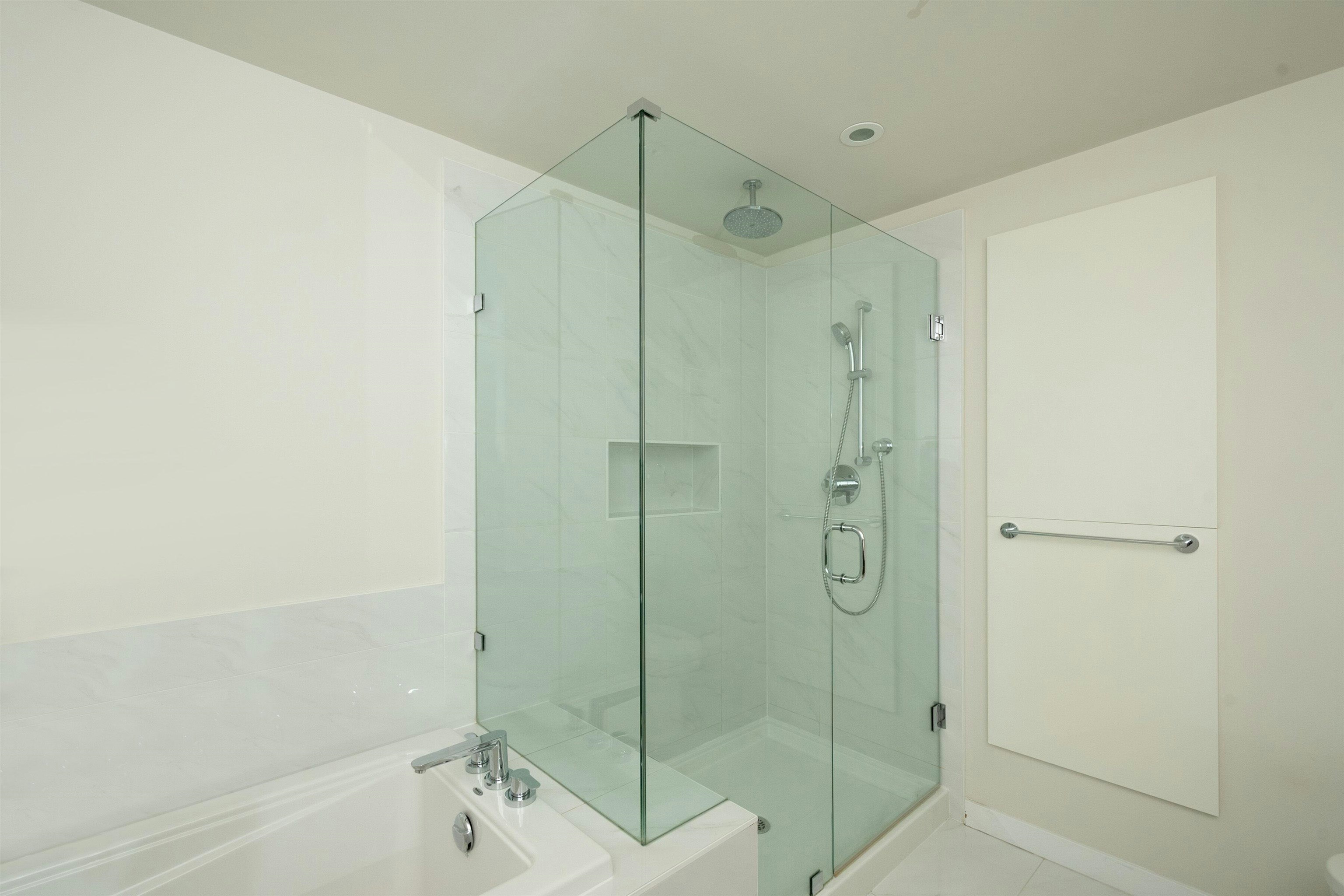 305-3873 Cates Landing Way, North Vancouver, BC, V7G 0A6 - 20