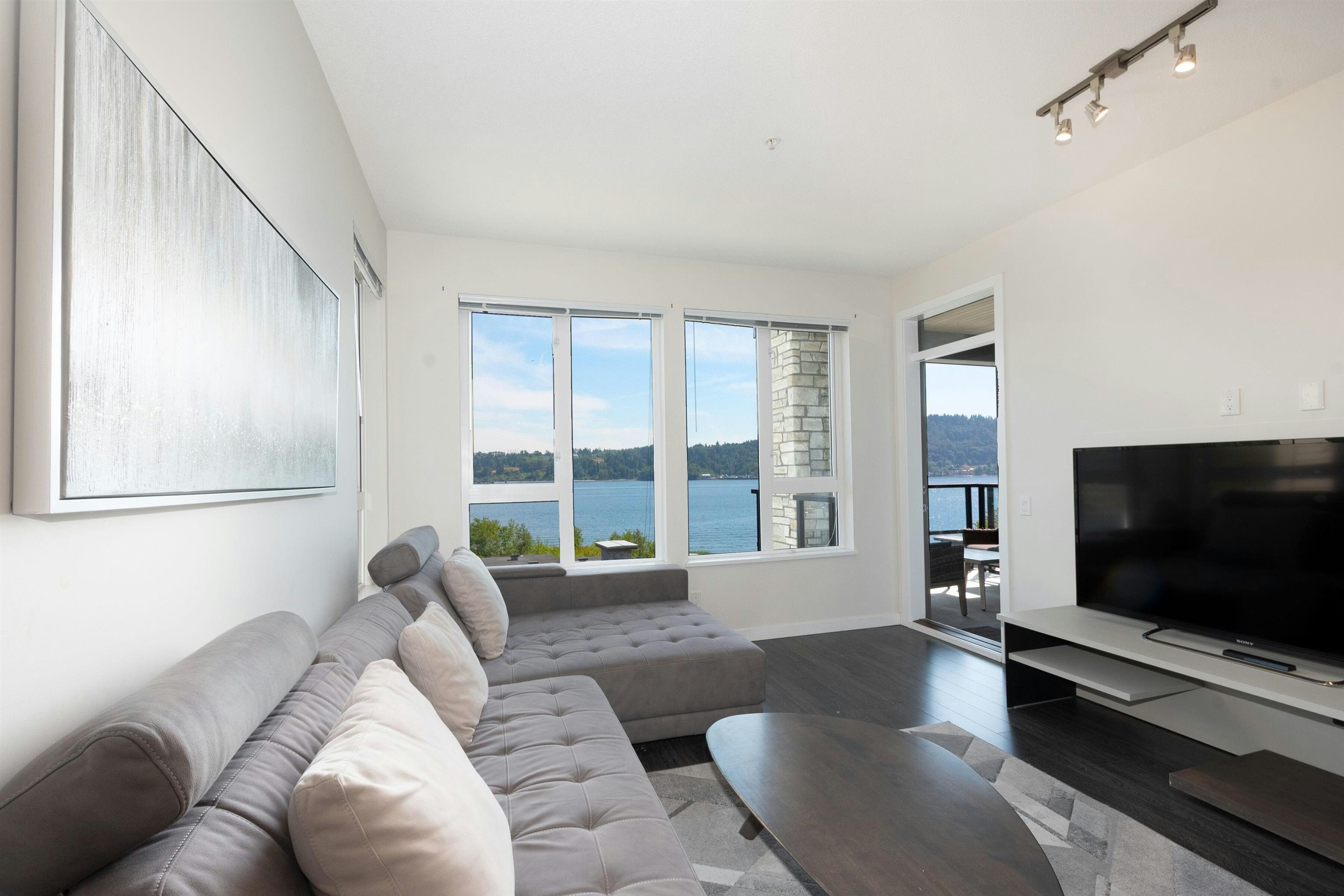 305-3873 Cates Landing Way, North Vancouver, BC, V7G 0A6 - 11