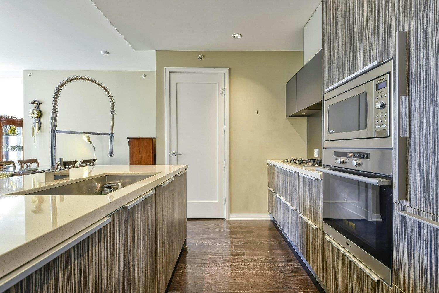 1616 Columbia Street - 3