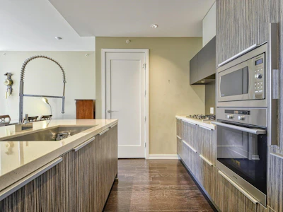 1616 Columbia Street - 3
