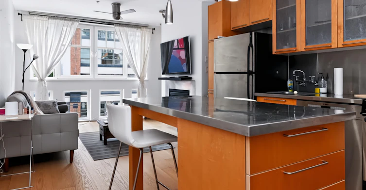 405-1072 Hamilton Street, Vancouver, BC, V6B 2R9 - 5