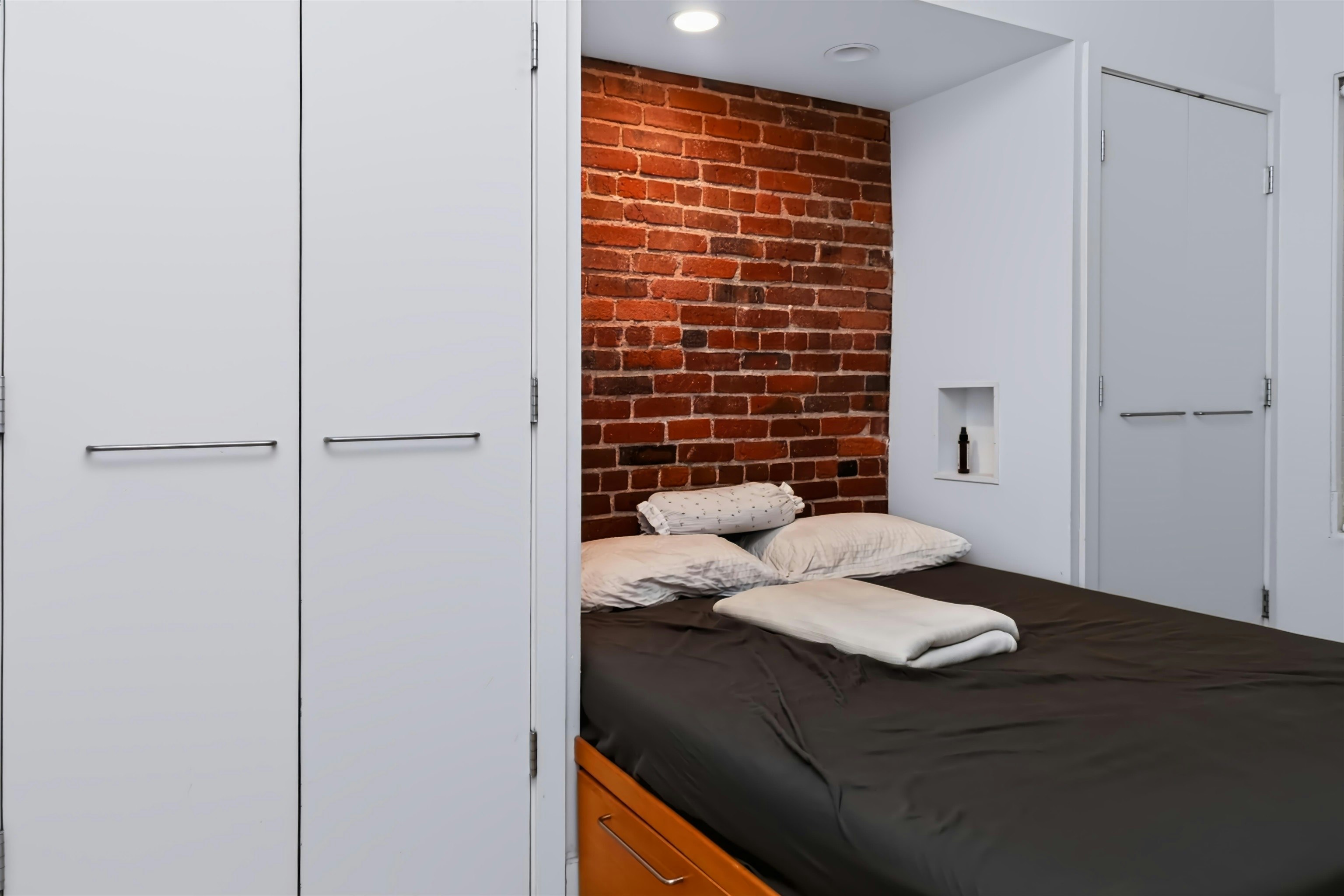 405-1072 Hamilton Street, Vancouver, BC, V6B 2R9 - 10