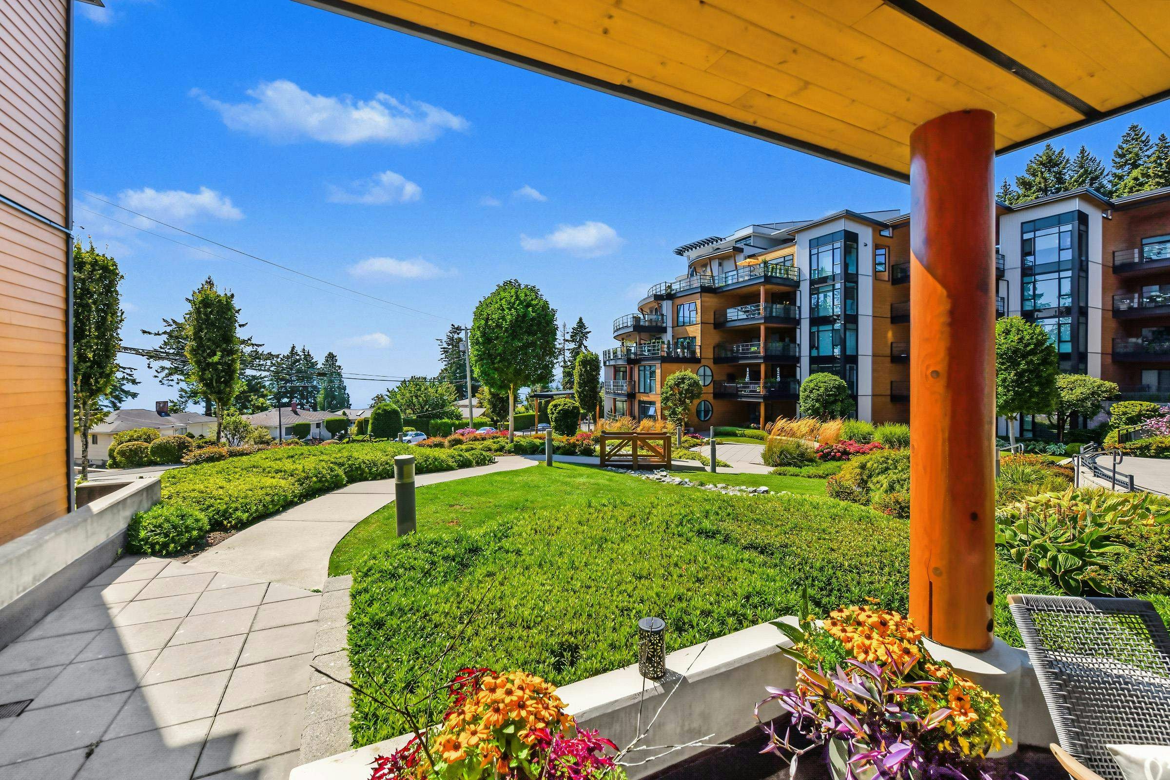 216-14855 Thrift Avenue, Surrey, BC, V4B 2J6 - 6