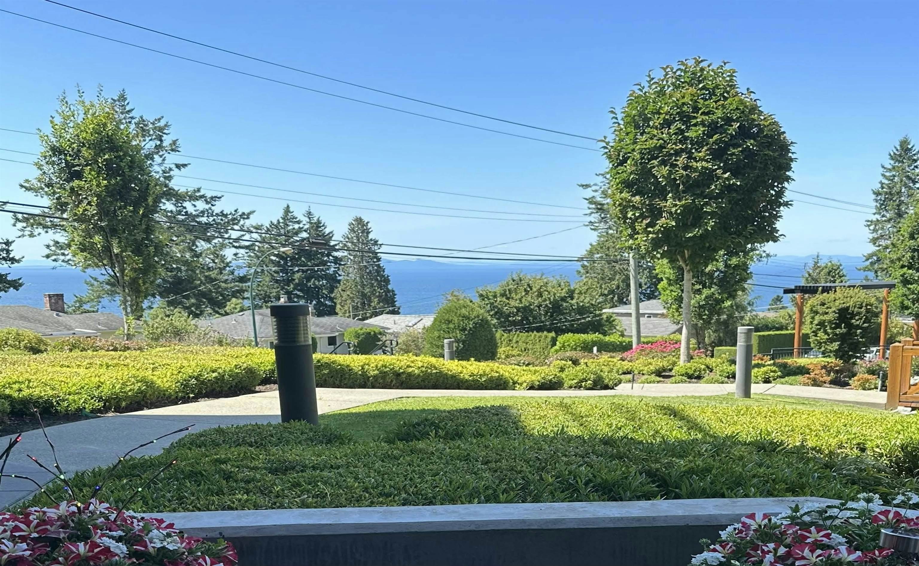 216-14855 Thrift Avenue, Surrey, BC, V4B 2J6 - 35