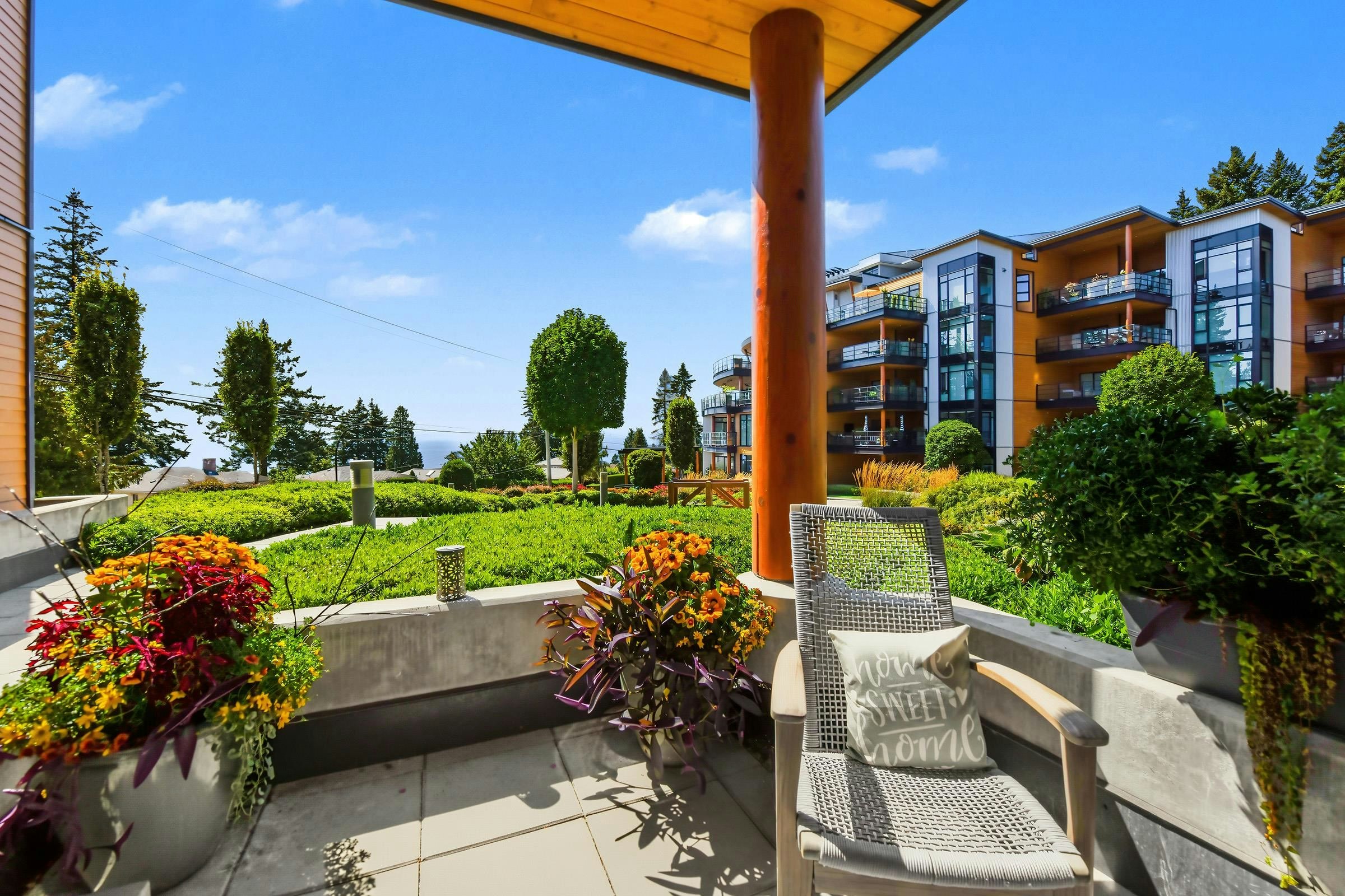 216-14855 Thrift Avenue, Surrey, BC, V4B 2J6 - 5
