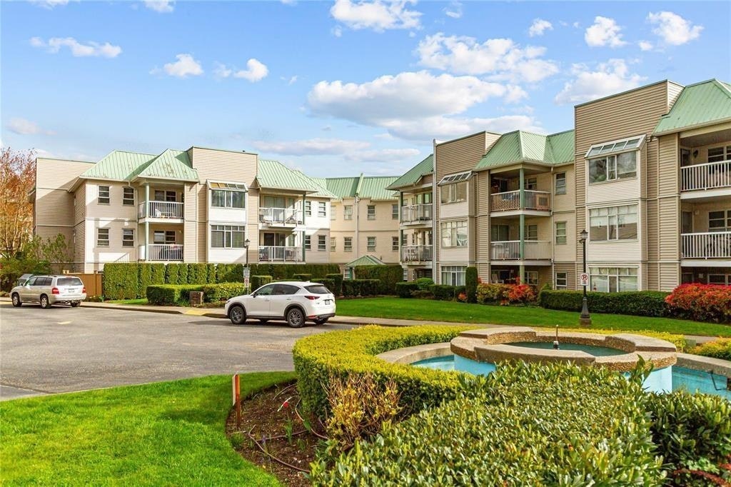 313-9763 140 Street, Surrey, BC, V3T 4M4