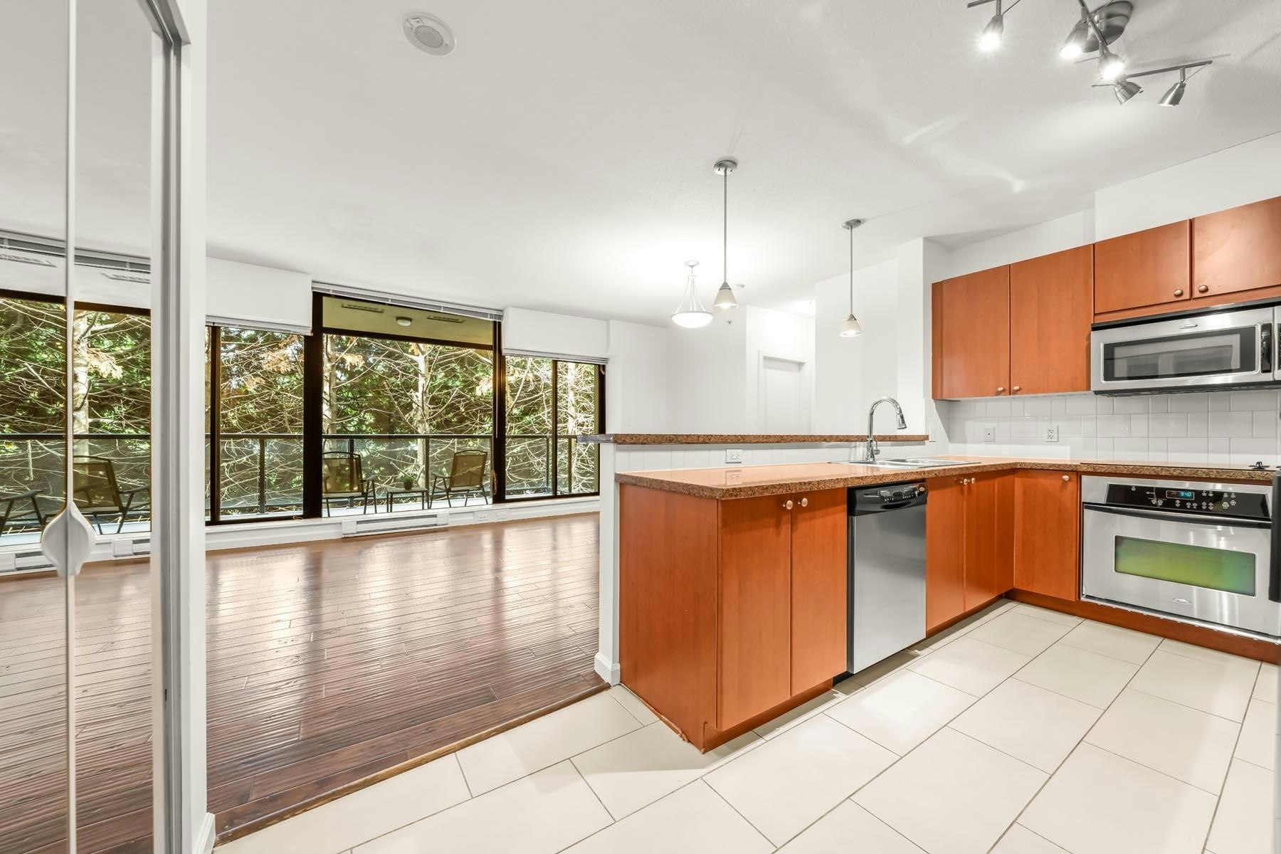 402-11 E. Royal Avenue - 2