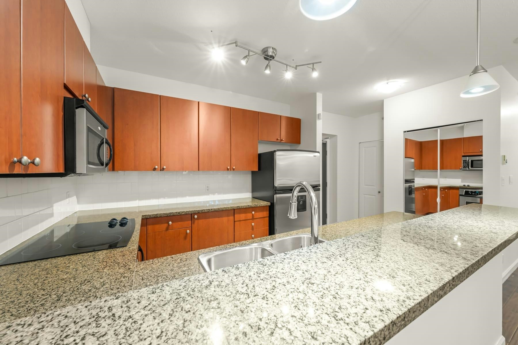 402-11 E. Royal Avenue - 5