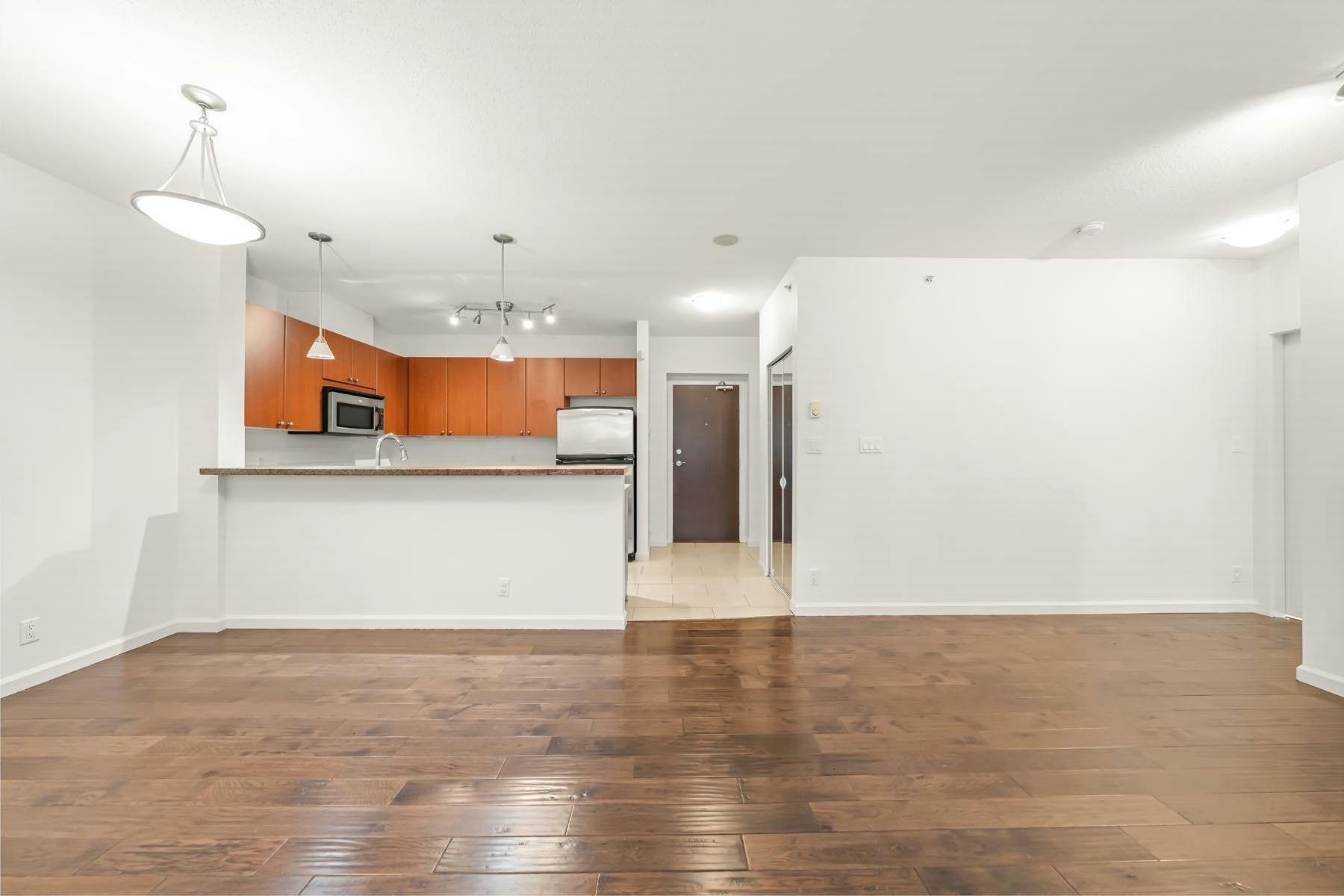 402-11 E Royal Avenue, New Westminster, BC, V3L 0A8 - 9