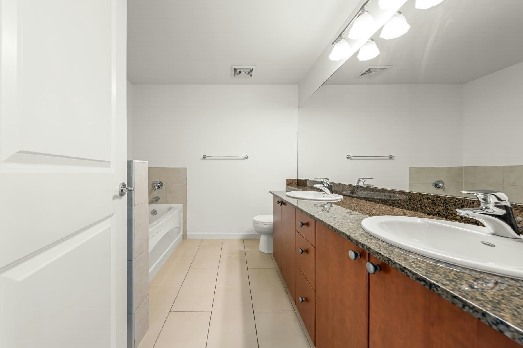 402-11 E Royal Avenue, New Westminster, BC, V3L 0A8 - 19
