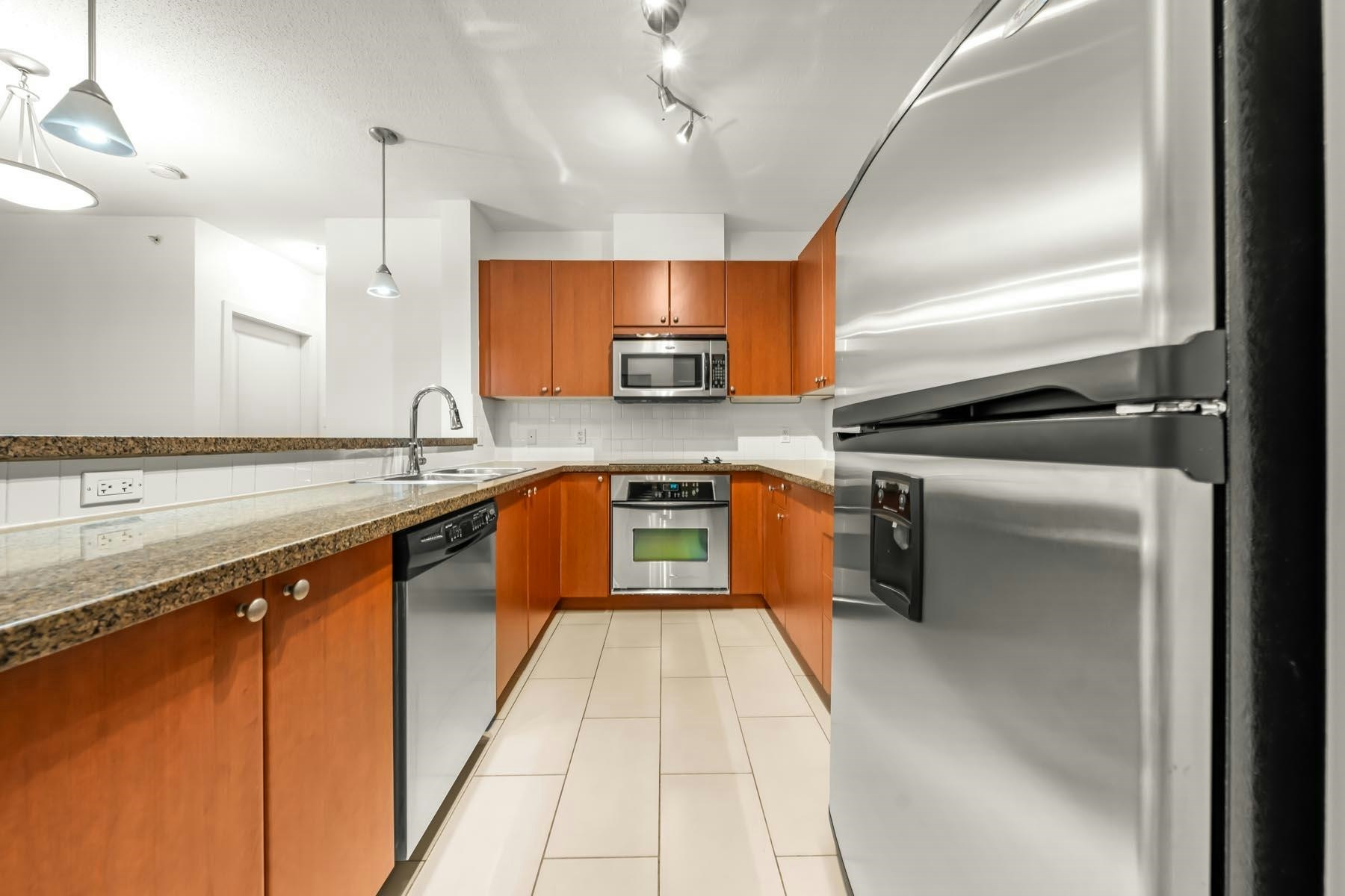 402-11 E. Royal Avenue - 3