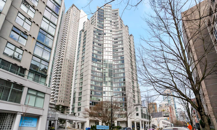 2705-1323 Homer Street