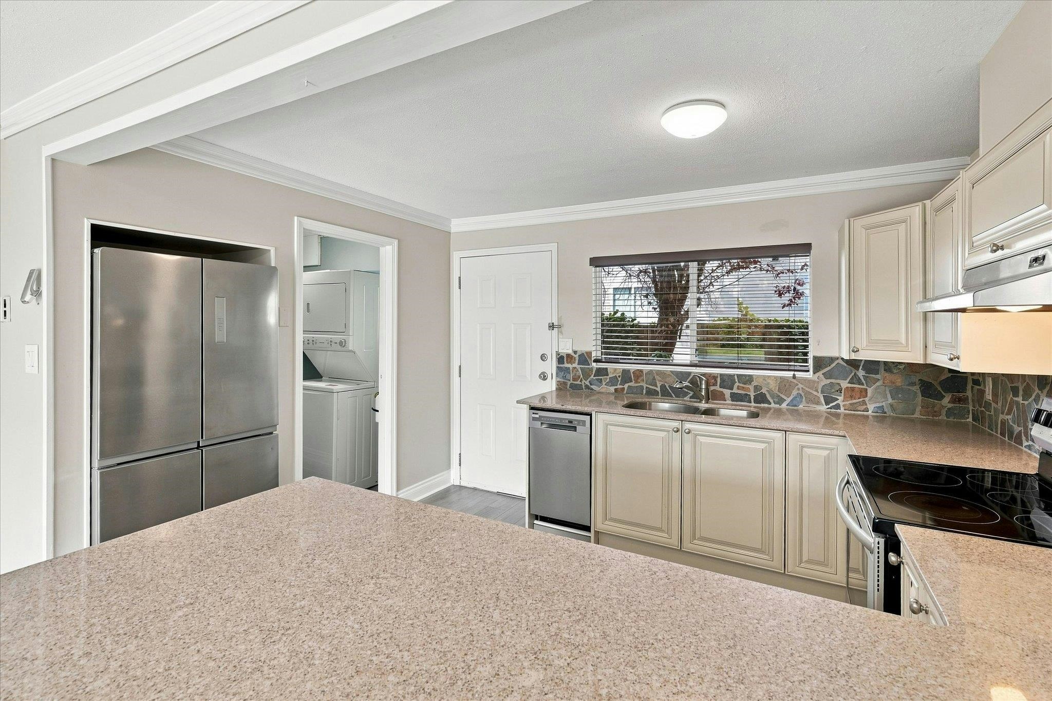 2-40327 Diamond Head Road - 3