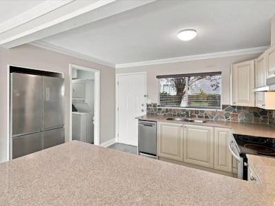 2-40327 Diamond Head Road - 3