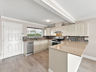 2-40327 Diamond Head Road - 2