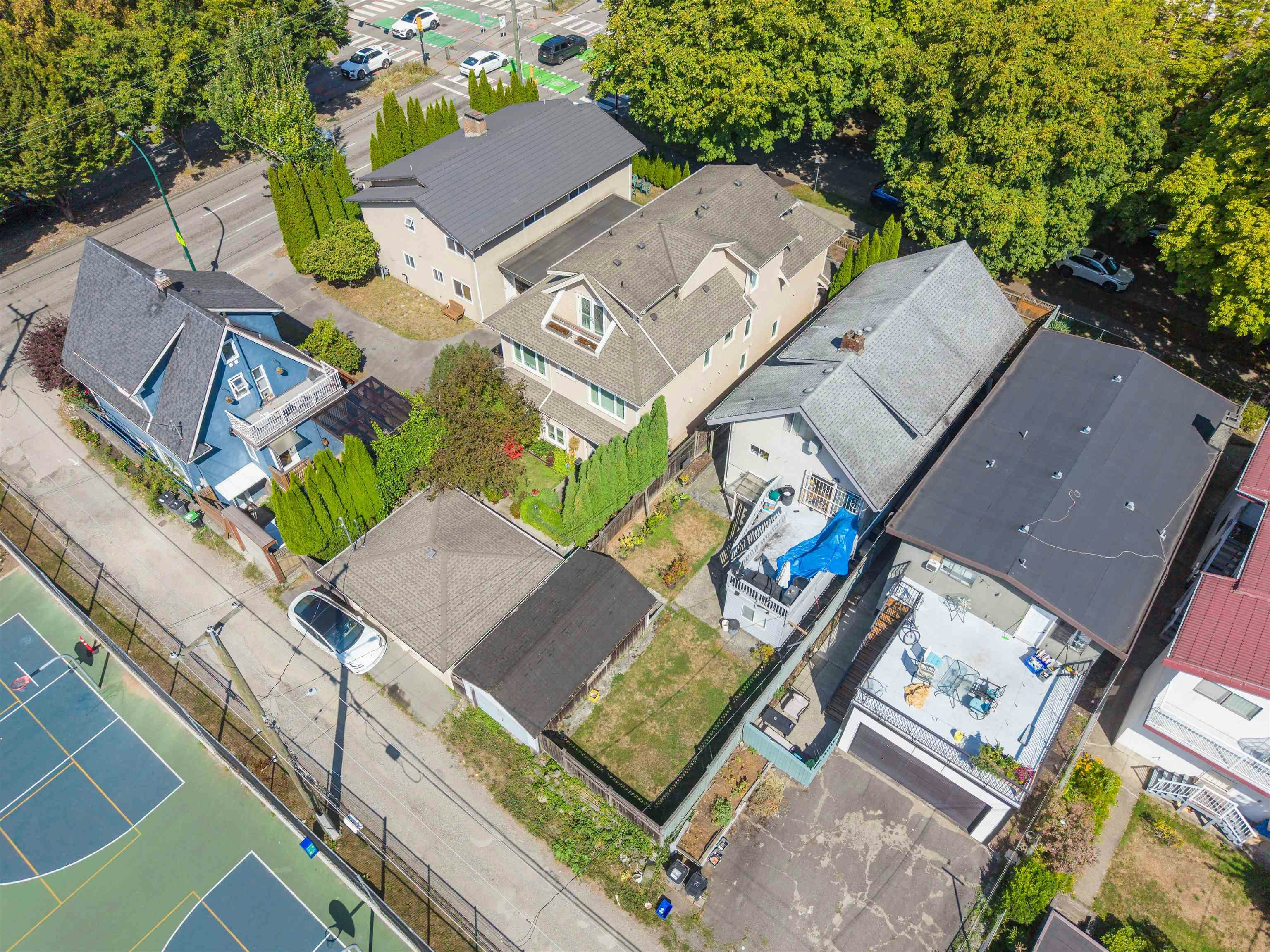 1324 E 10th Avenue - 4