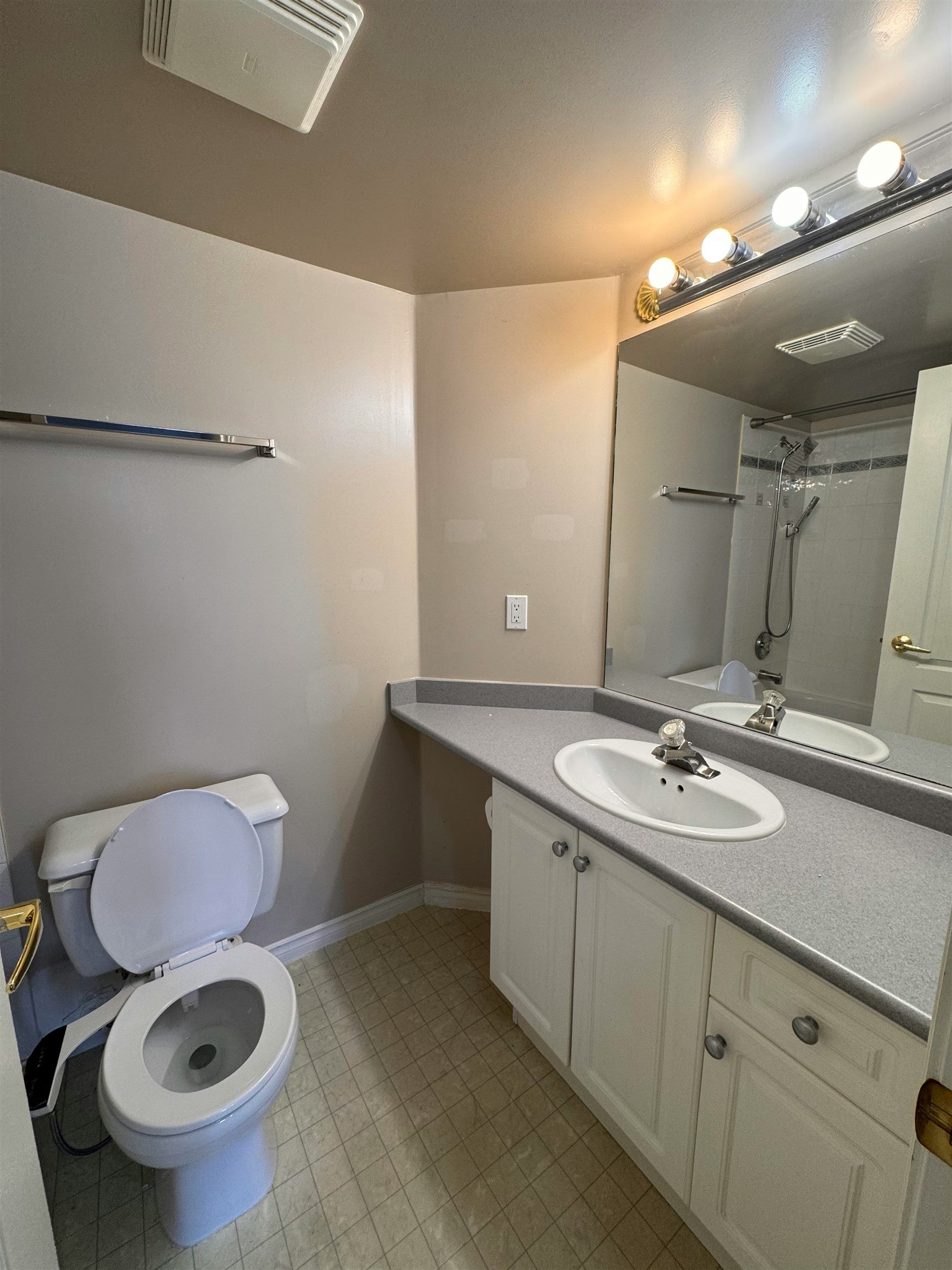 510-22230 North Avenue, Maple Ridge, BC, V2X 2L5 - 22