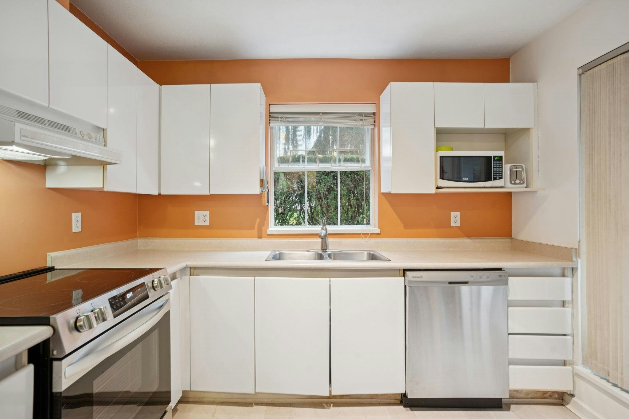 102-1199 Westwood Street, Coquitlam, BC, V3B 7P6 - 6