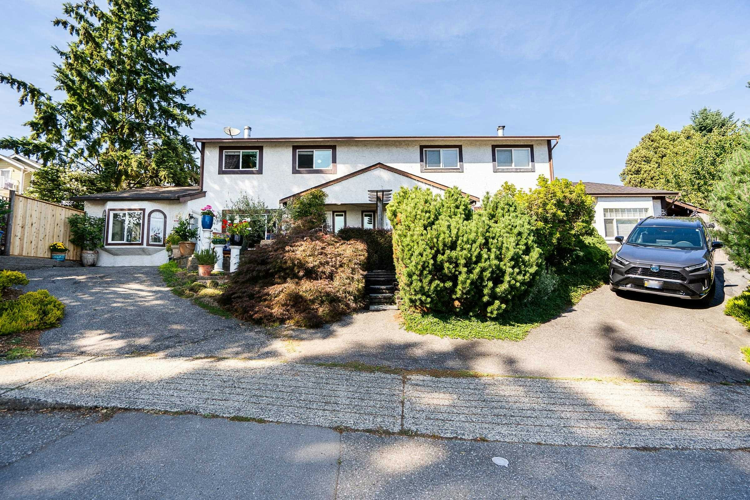 1135 Vanier Avenue - 4