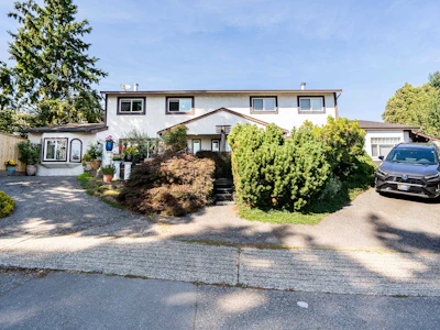 1135 Vanier Avenue - 4