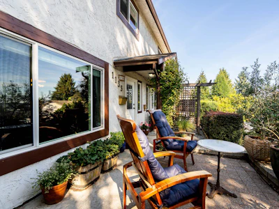 1135 Vanier Avenue - 2