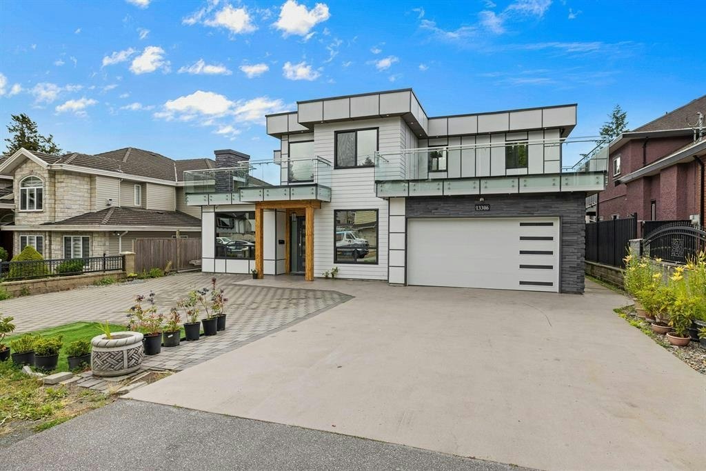 13306 90 Avenue, Surrey, BC, V3V 1C1