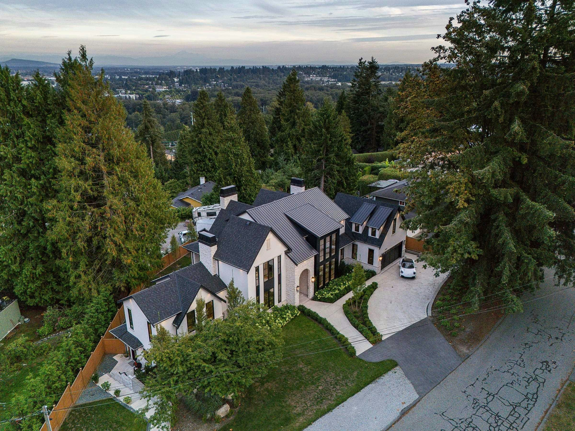 2976 Lazy A Street, Coquitlam, BC, V3C 3N7 - 37