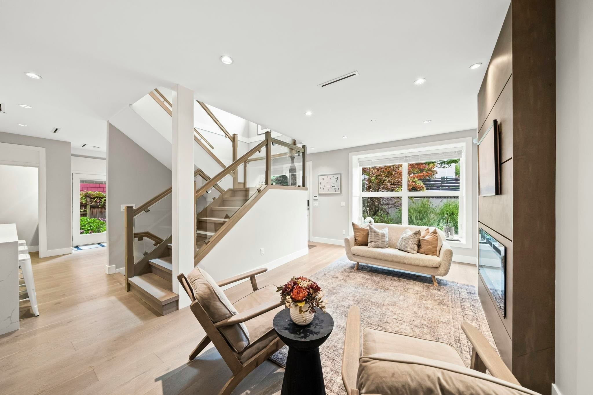 2-233 W 5th Street - 2