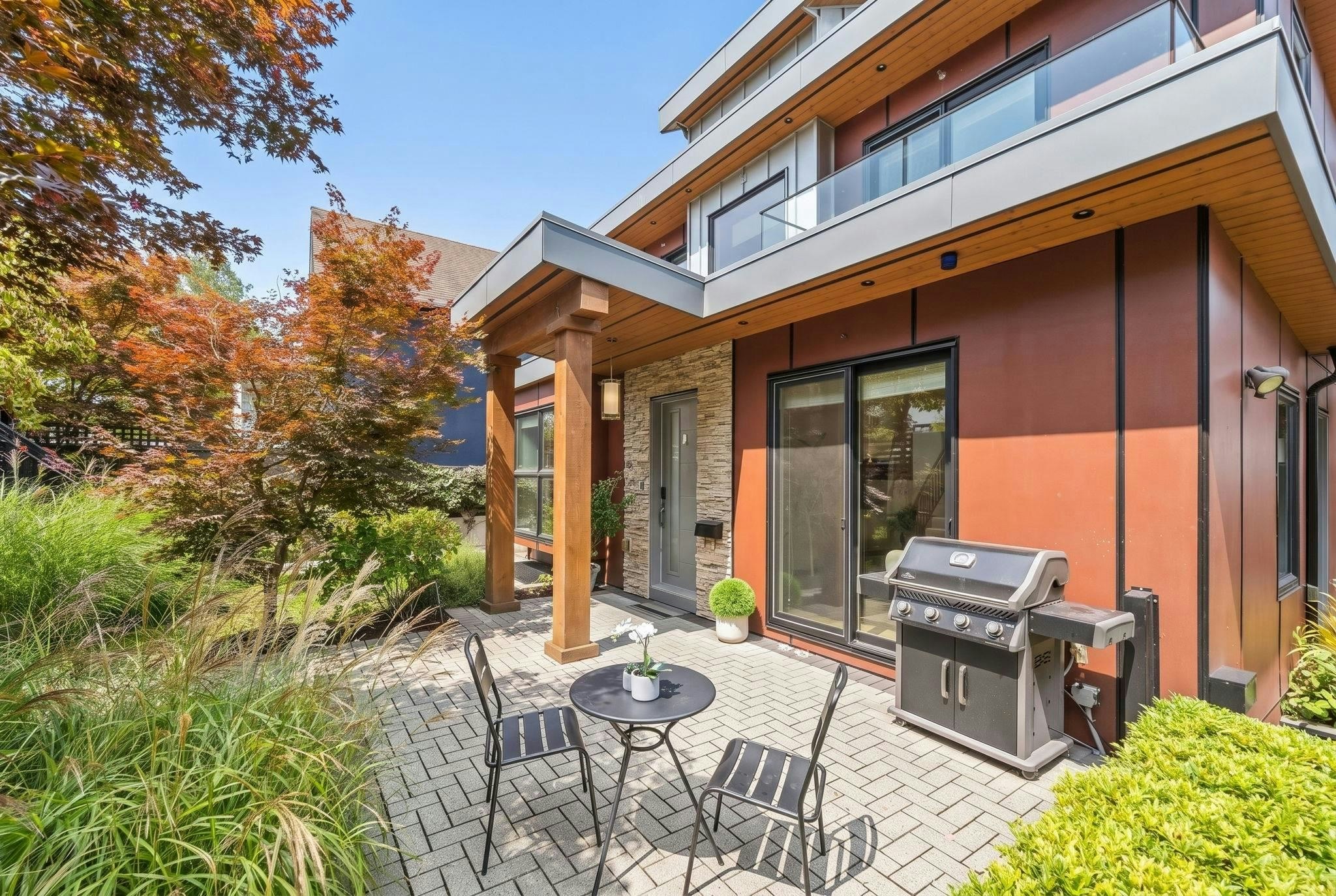 2-233 W 5th Street, North Vancouver, BC, V7M 1J9