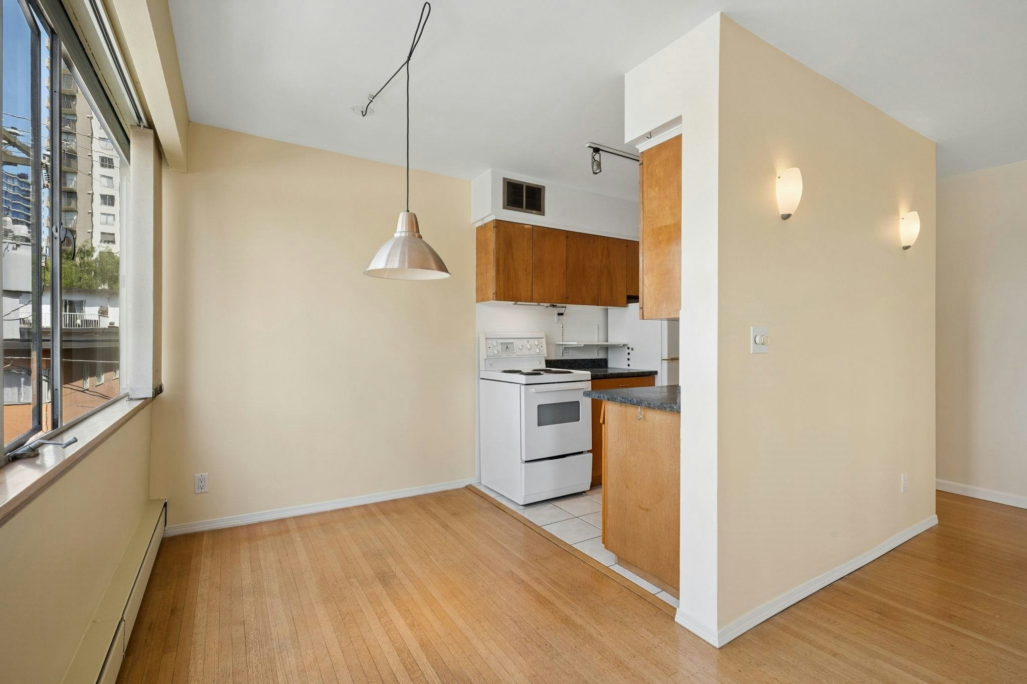 401-1315 Cardero Street, Vancouver, BC, V6G 2J2 - 14
