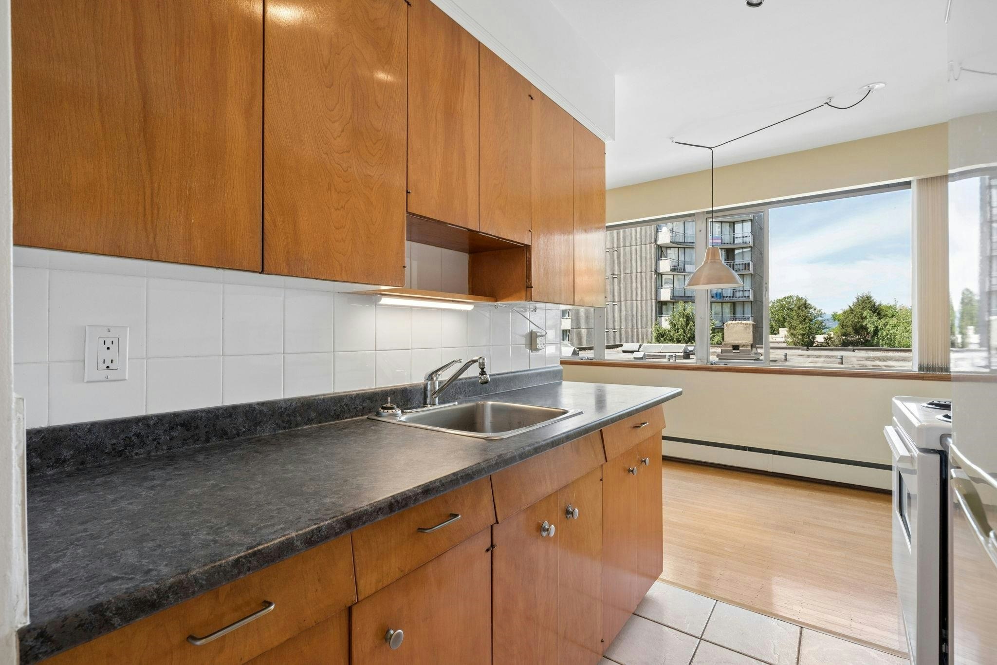 401-1315 Cardero Street, Vancouver, BC, V6G 2J2 - 17