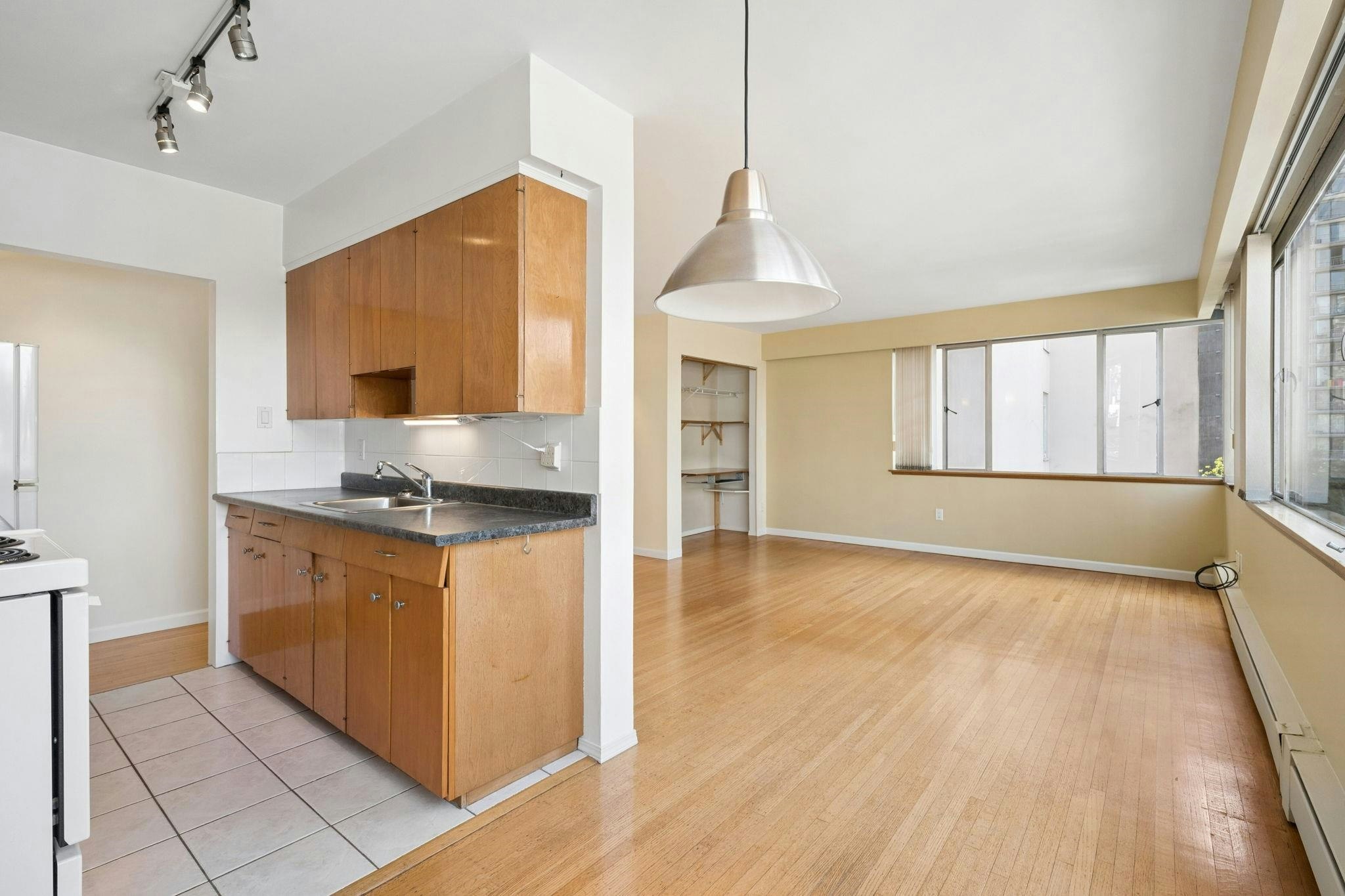 401-1315 Cardero Street, Vancouver, BC, V6G 2J2 - 15