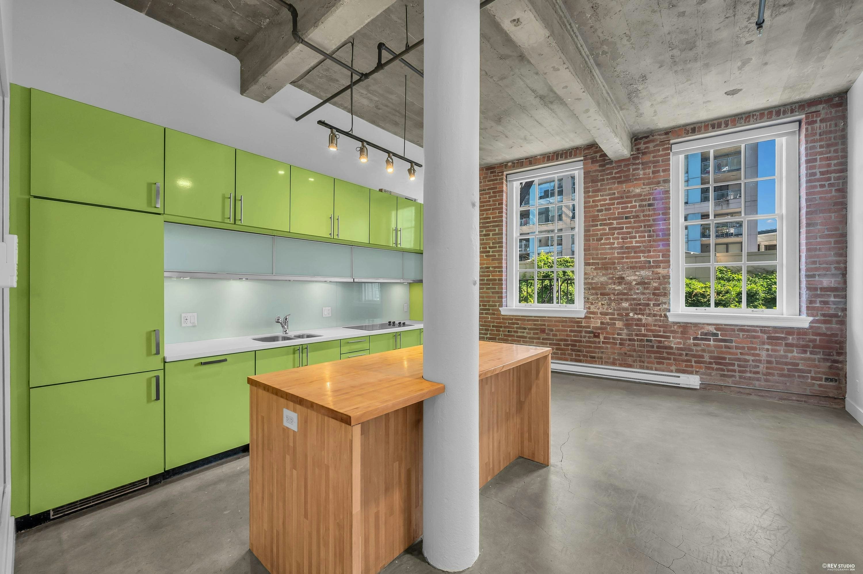 209-546 Beatty Street - 2