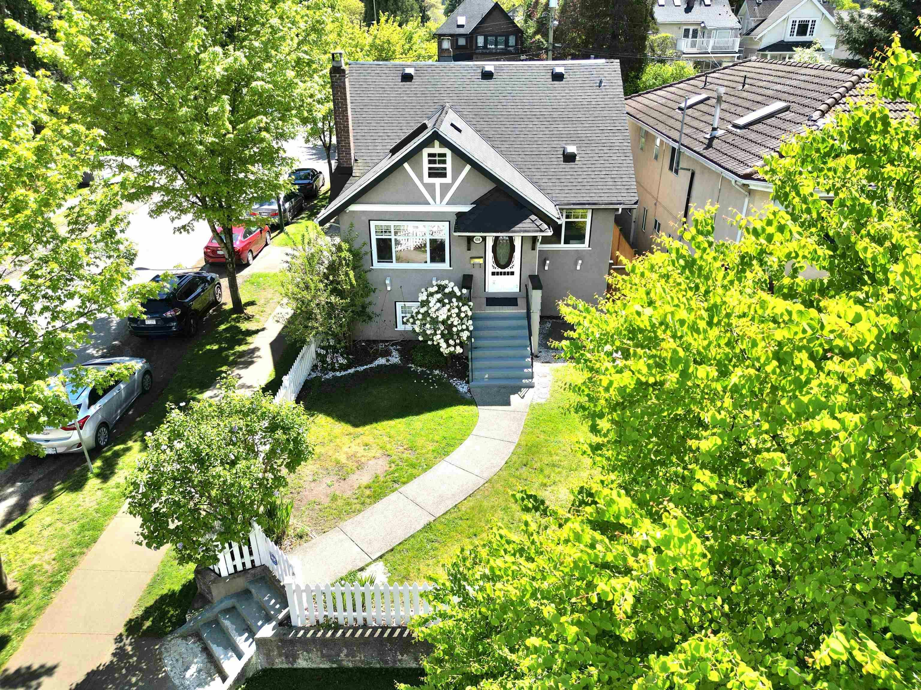 404 W 18th Avenue, Vancouver, BC, V5Y 2B1