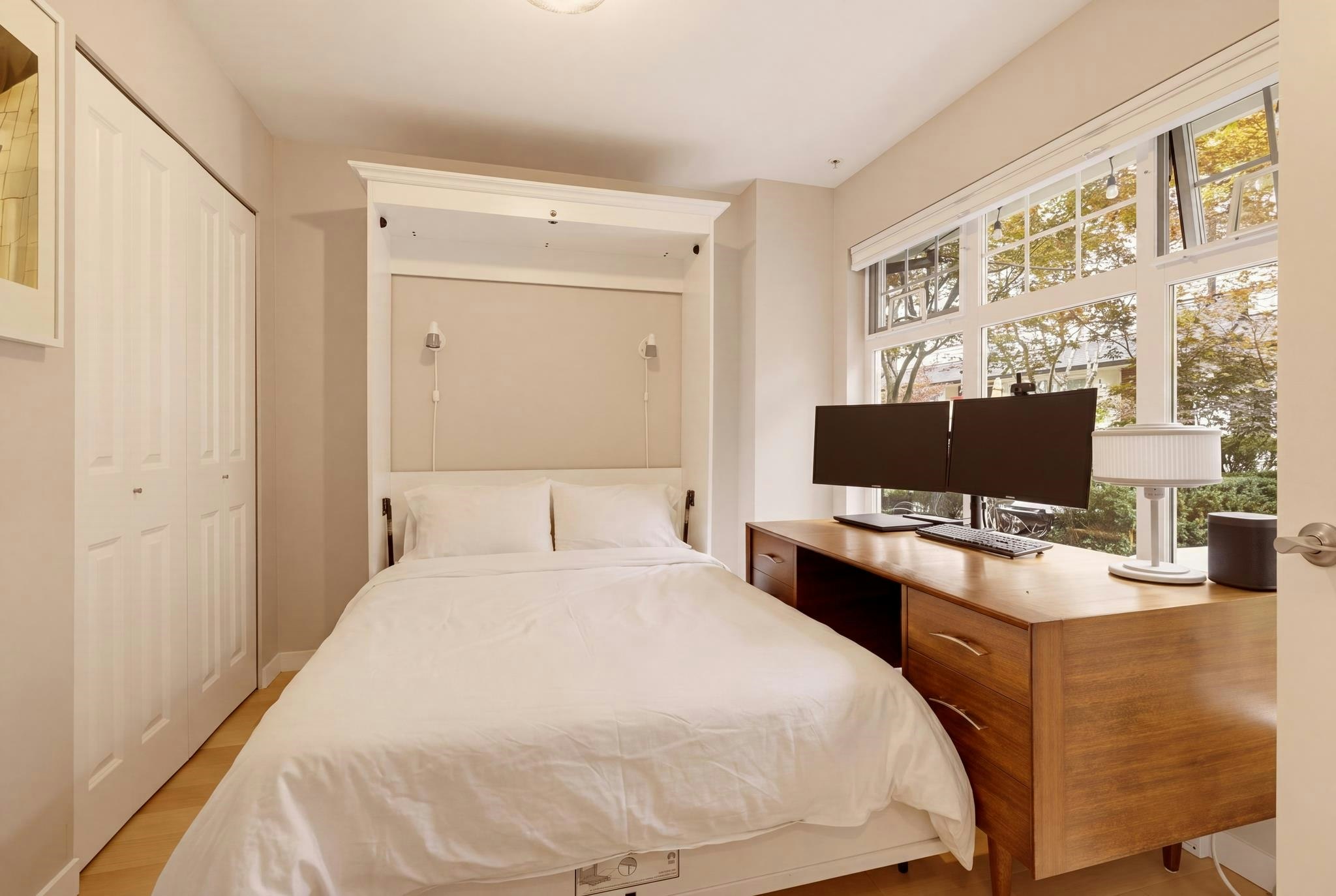 3882 Welwyn Street - 4