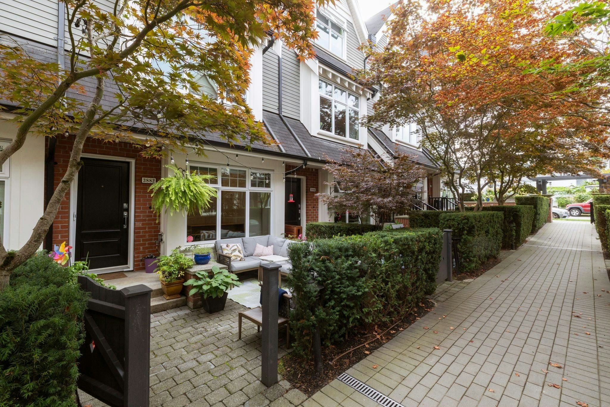 3882 Welwyn Street, Vancouver, BC, V5N 3Y9