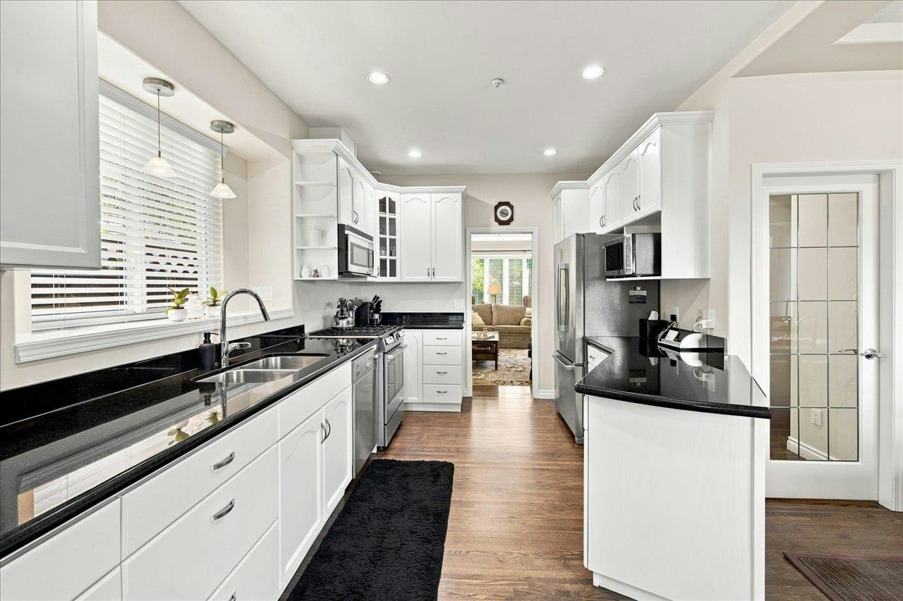 3493 Oxford Street, Vancouver, BC, V5K 1N8 - 10