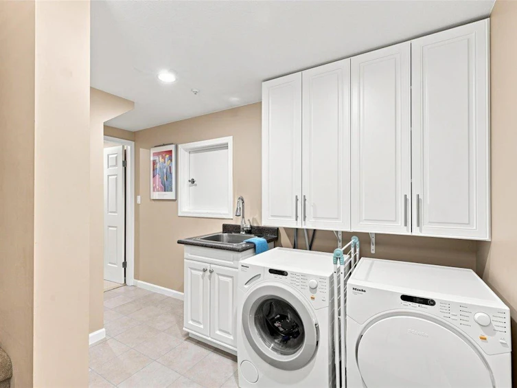 3493 Oxford Street, Vancouver, BC, V5K 1N8 - 34