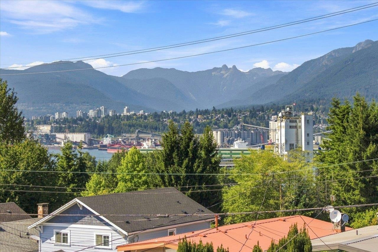 3493 Oxford Street, Vancouver, BC, V5K 1N8 - 29