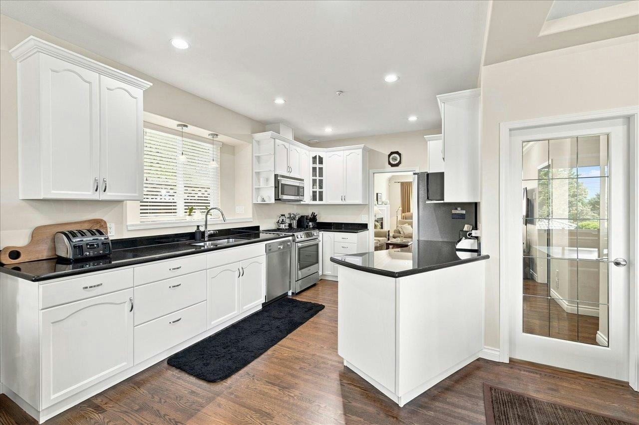 3493 Oxford Street, Vancouver, BC, V5K 1N8 - 11