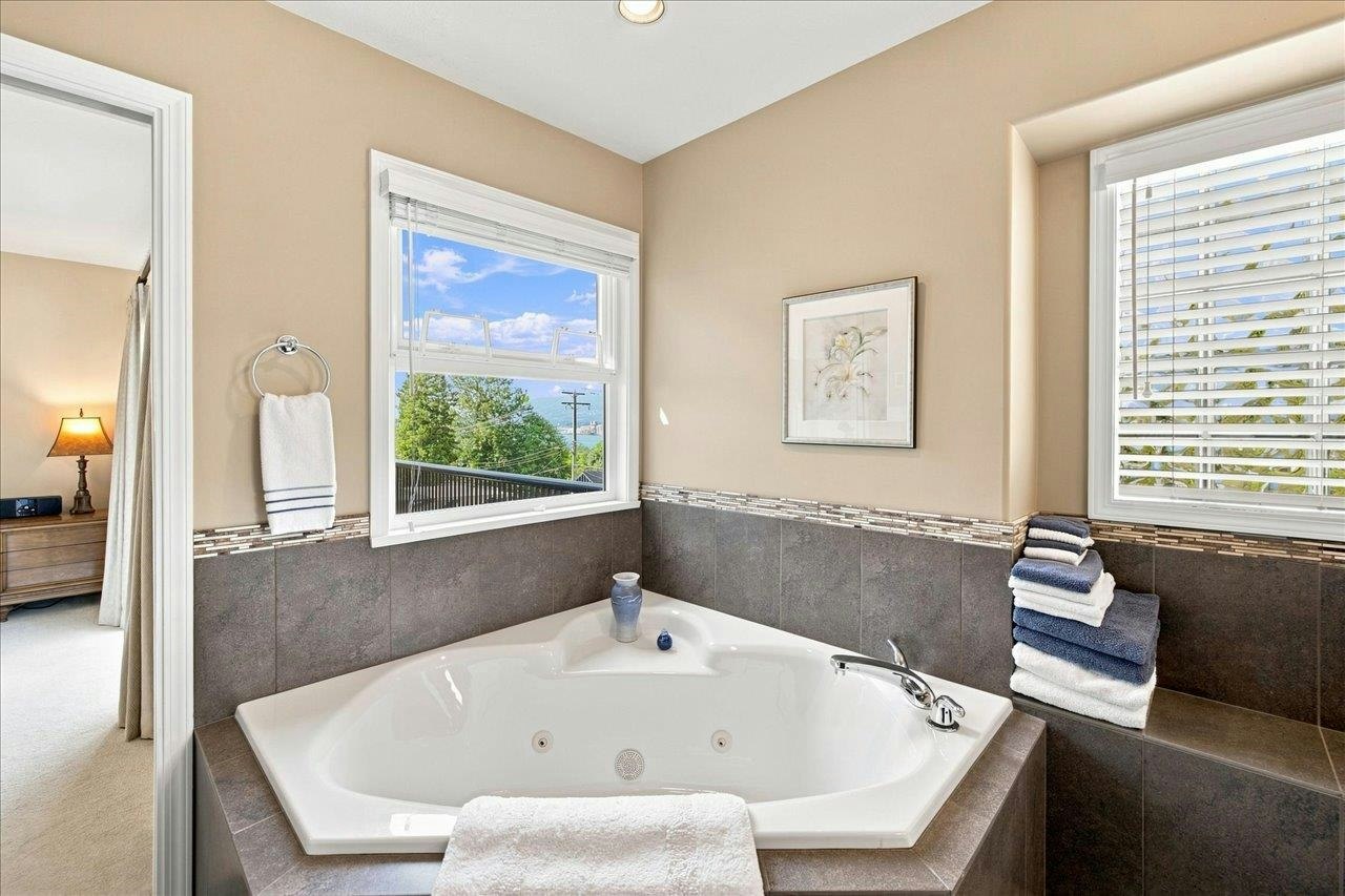3493 Oxford Street, Vancouver, BC, V5K 1N8 - 26