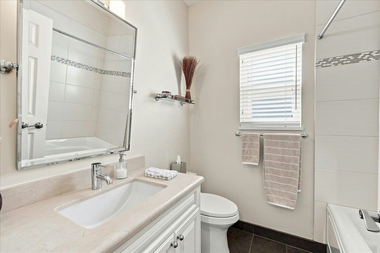3493 Oxford Street, Vancouver, BC, V5K 1N8 - 21