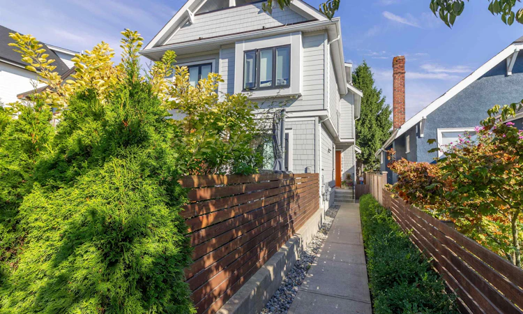 3063 Graveley Street