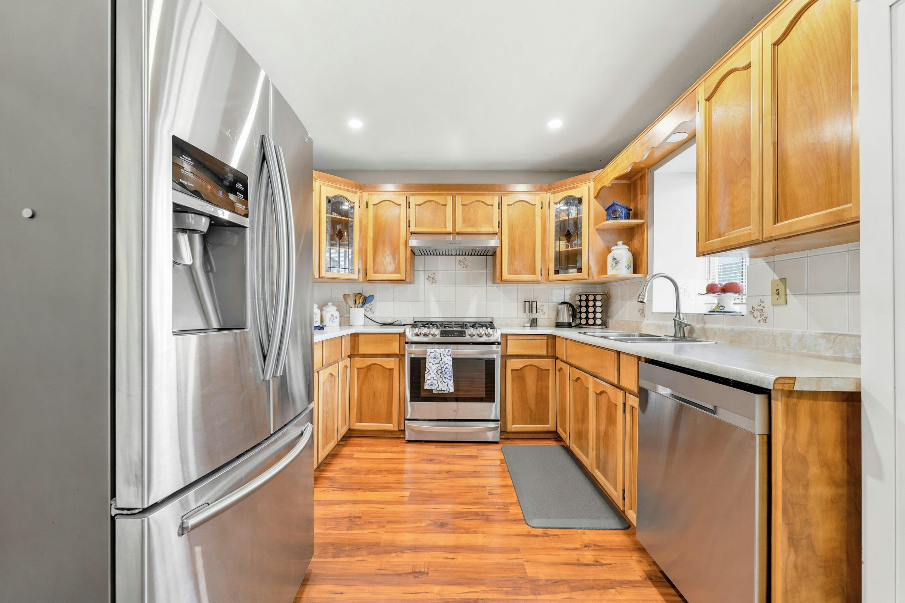 15429 95 Avenue, Surrey, BC, V3R 9E4 - 11
